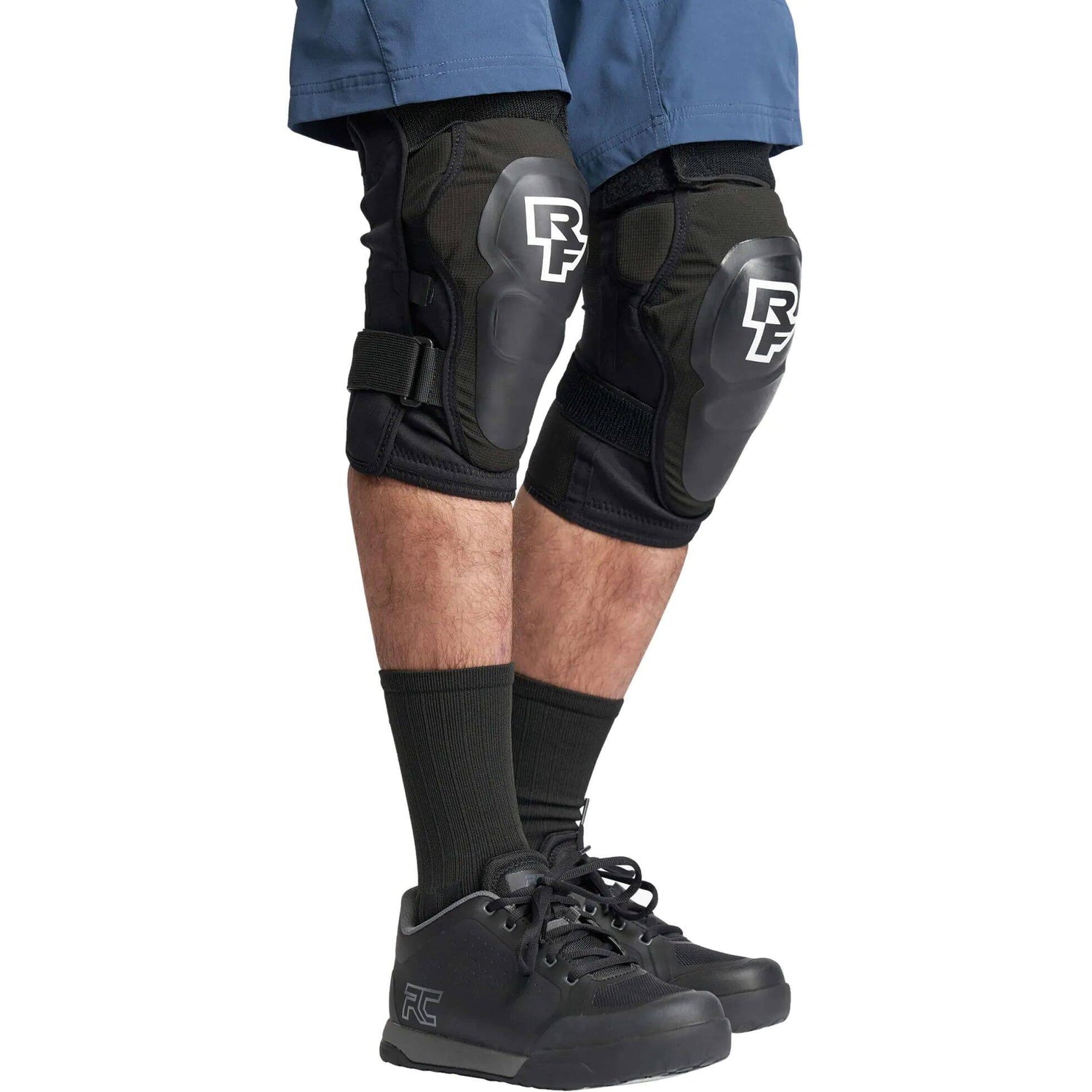 Race Face Roam Knee Pads - Stealth XXLarge
