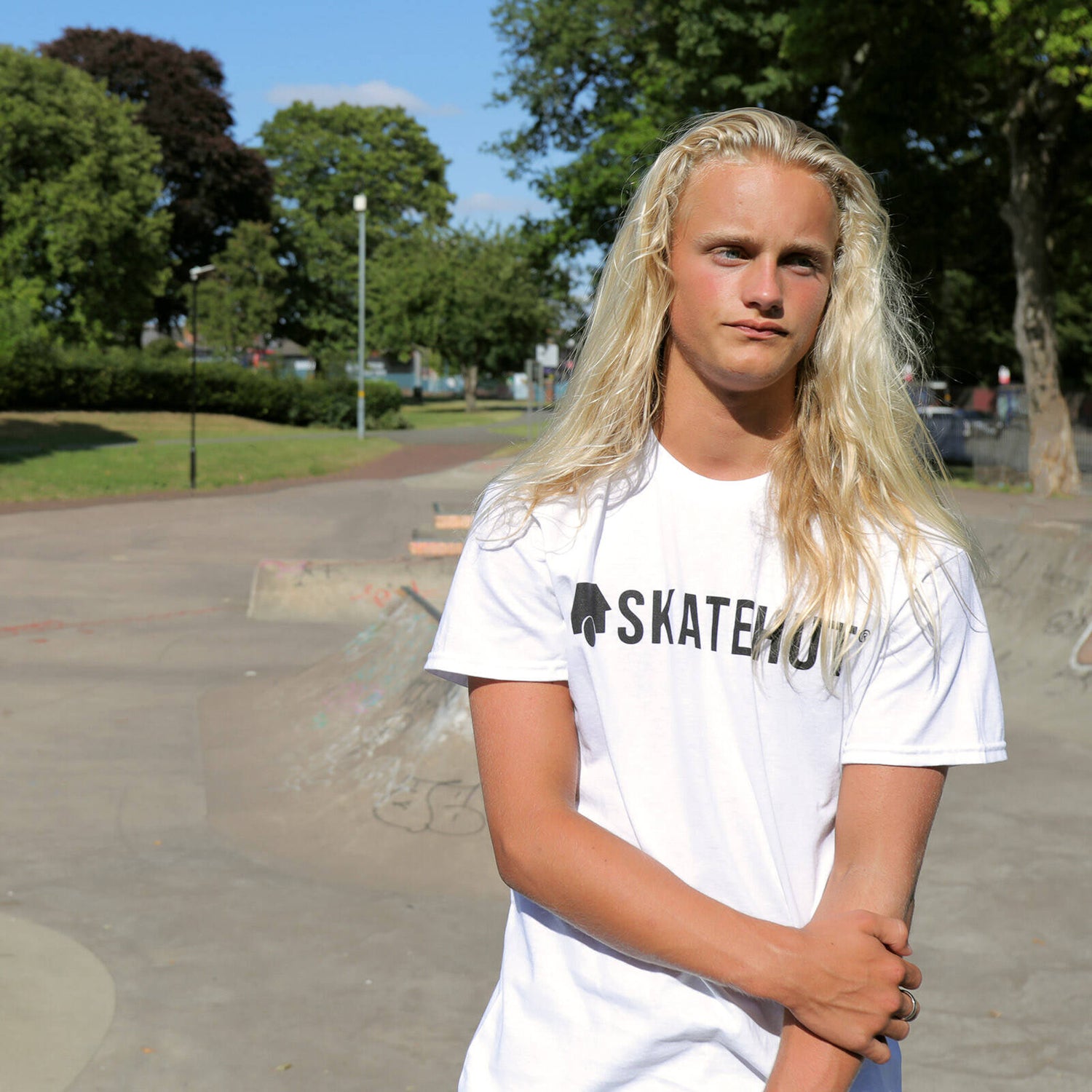 SkateHut Script Logo T Shirt - White/Black