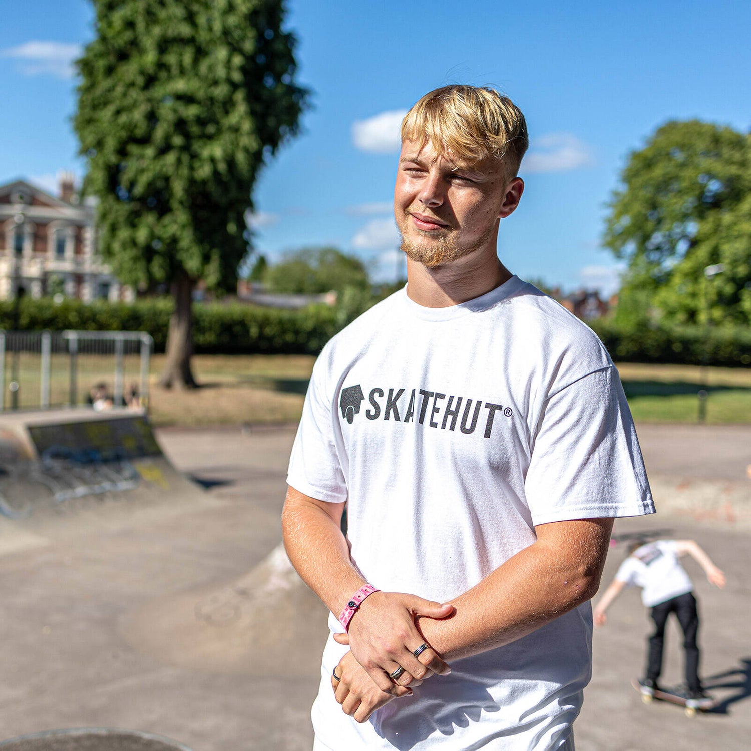 SkateHut Script Logo T Shirt - White/Black