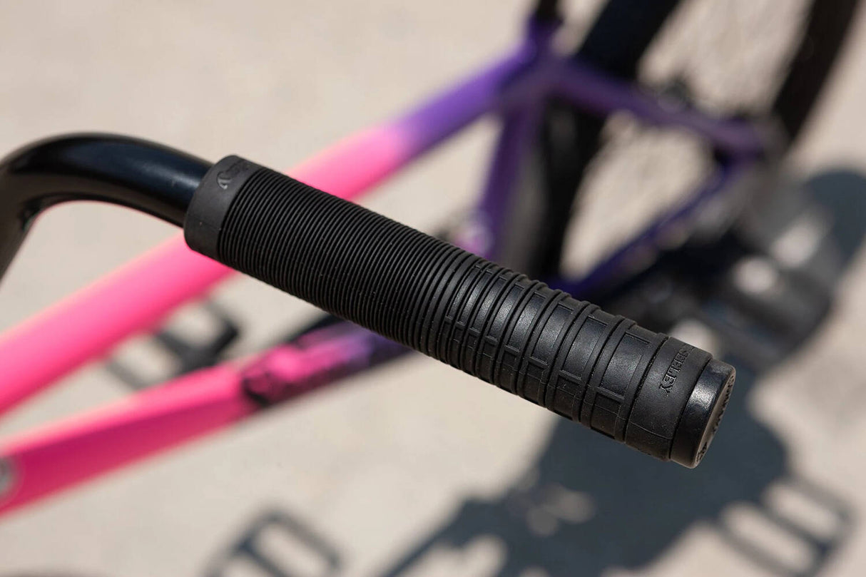 Sunday 2022 Street Sweeper Complete BMX - Jake Seeley Sig
