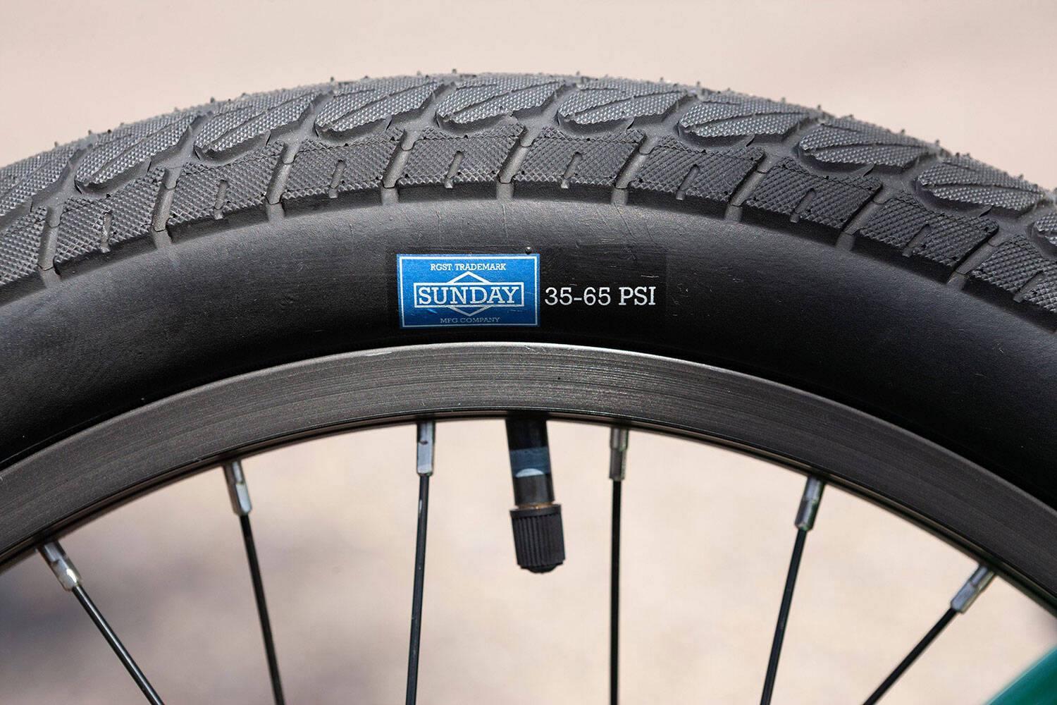 Sunday 2022 Primer 18" Complete BMX - Gloss Toothpaste