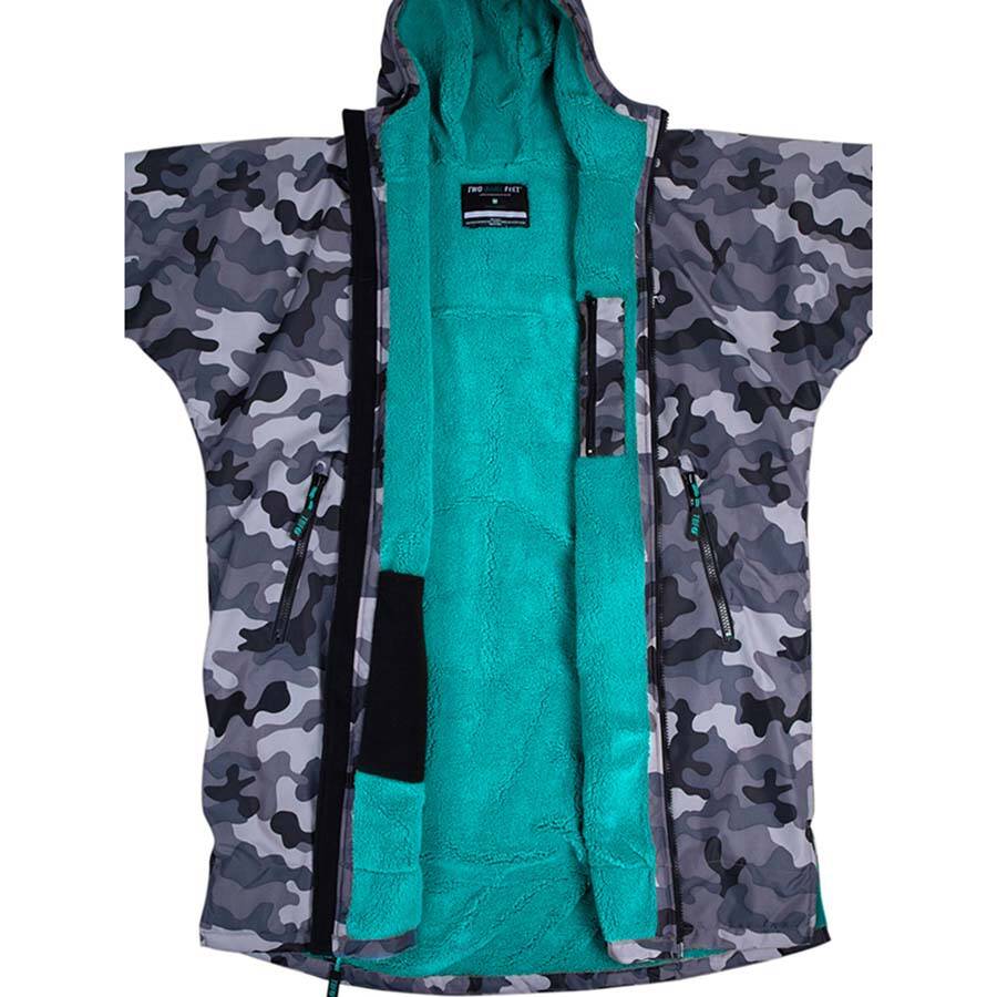 Two Bare Feet Adult Weatherproof Changing Robe - Camo/Teal