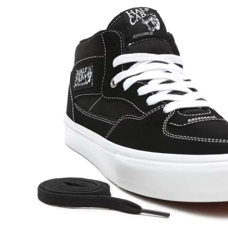 Vans Skate Half Cab Skate Shoes - Black/White