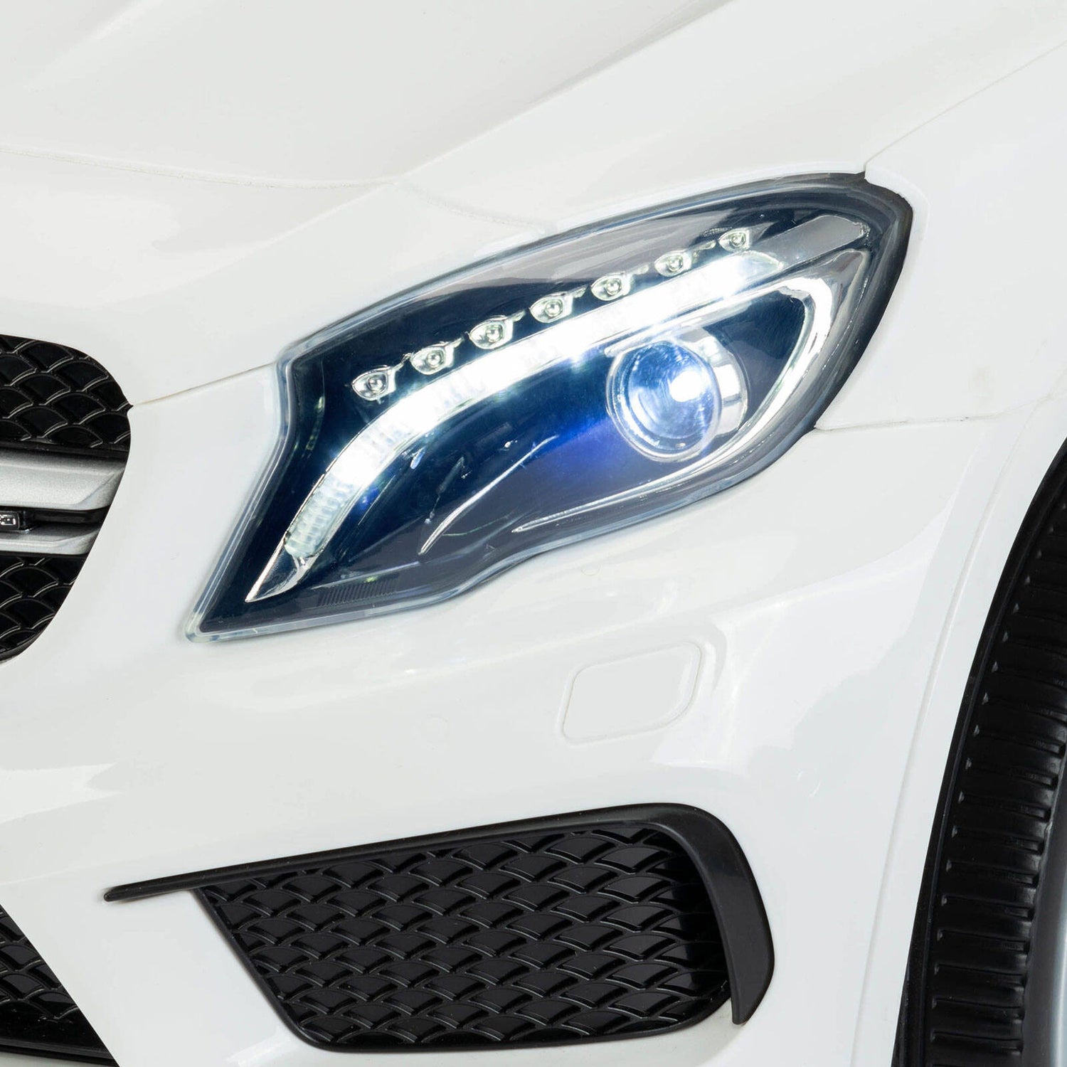 Xootz Mercedes-Benz GLA Electric Ride On - White