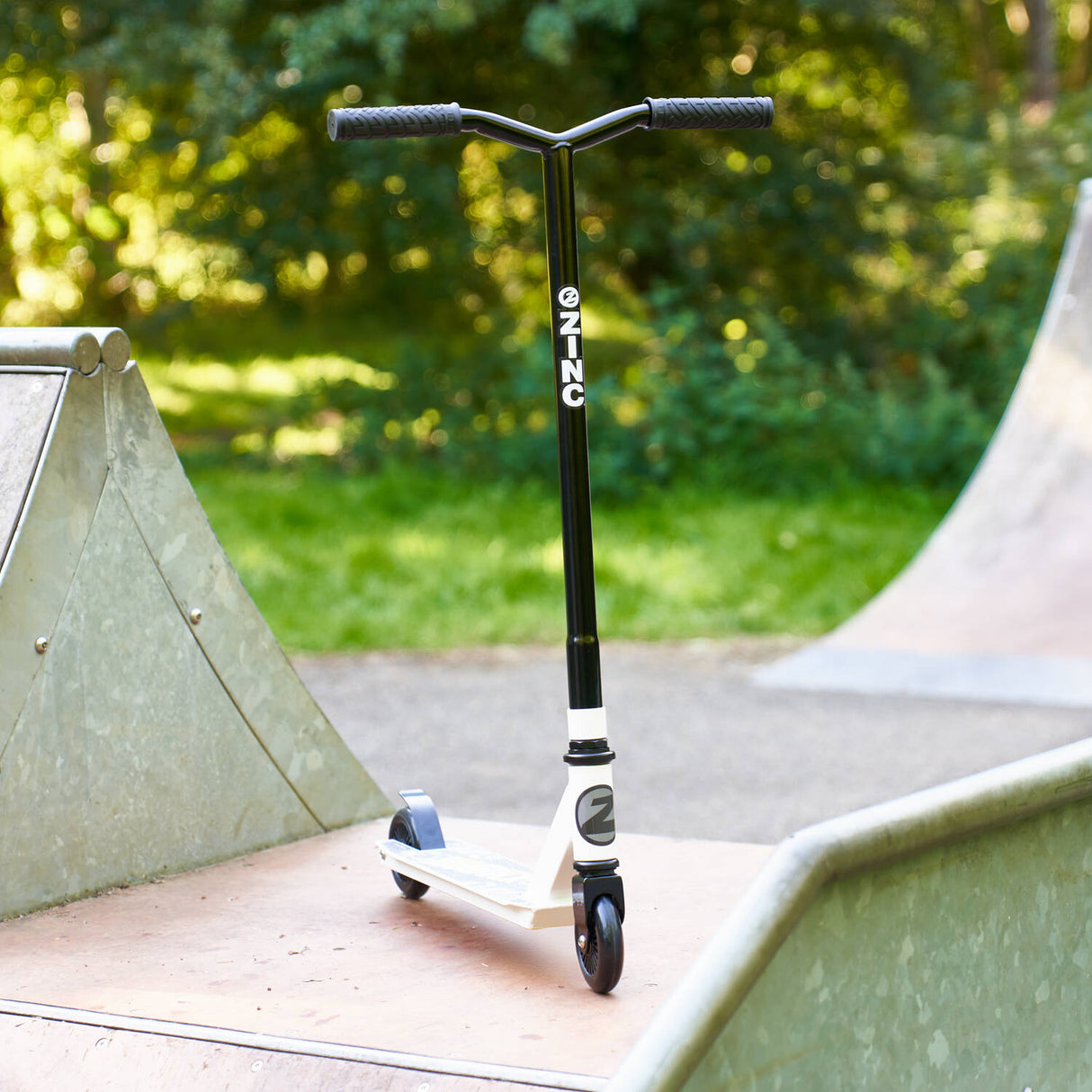 Zinc Backbone Stunt Scooter - Black